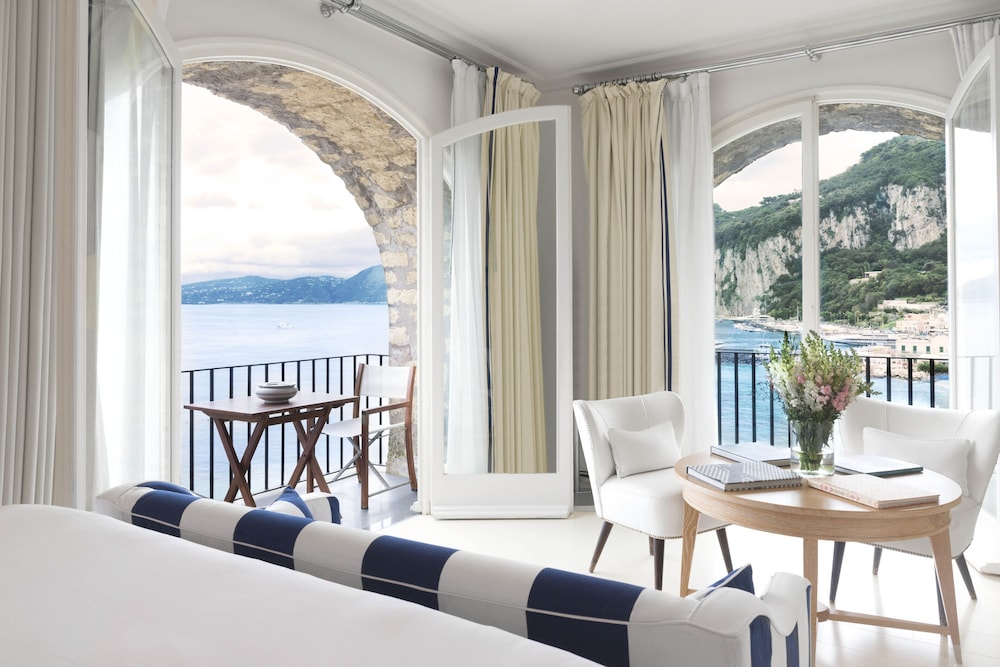 Jk Place Capri 29/50