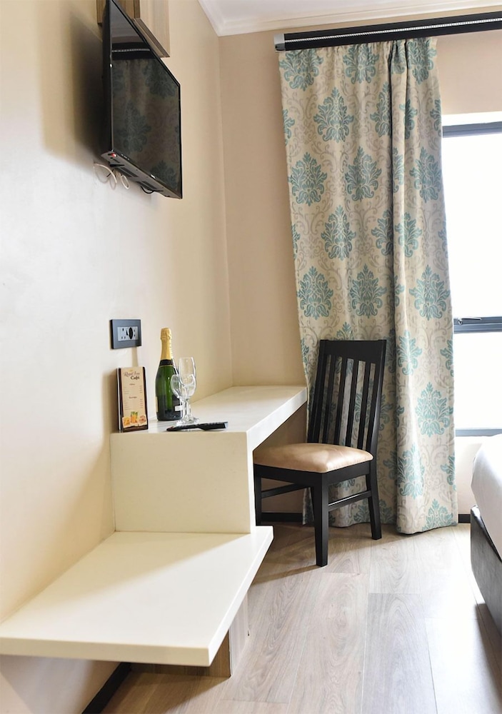 Regal Inn Gateway Umhlanga 7/19