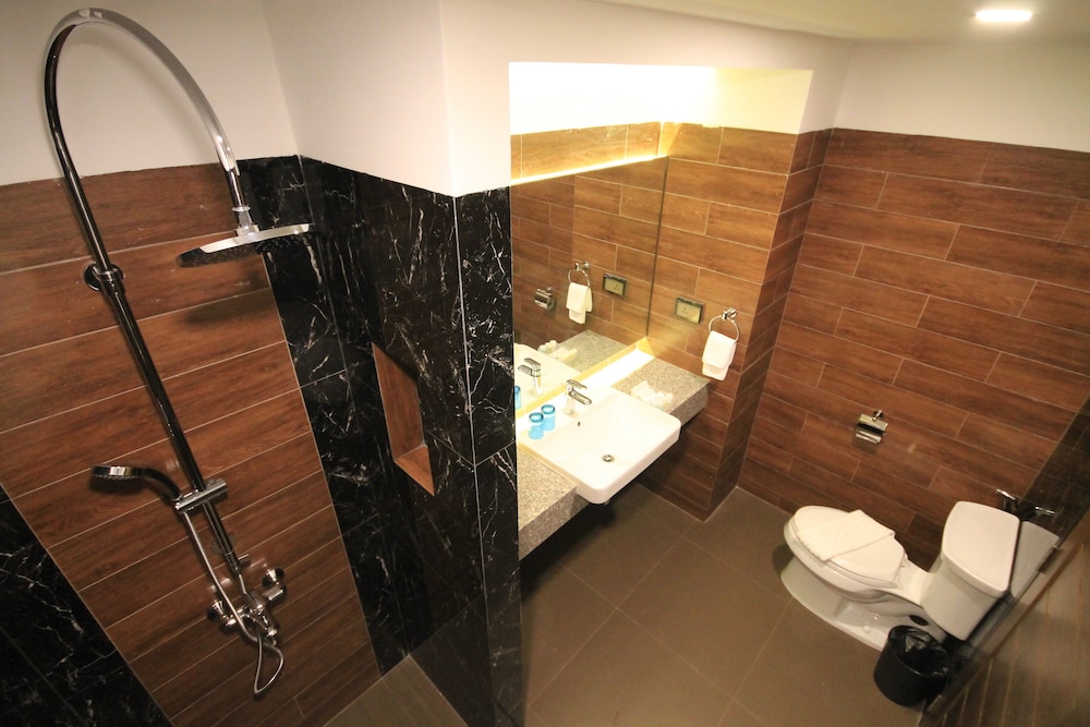 Lawinta Hotel 36/65
