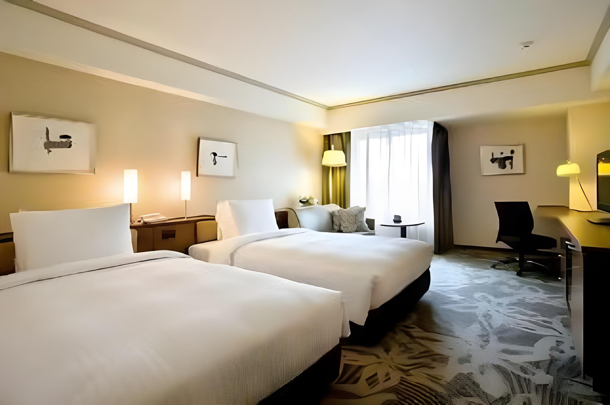 Superior, Twin Beds, Smoking