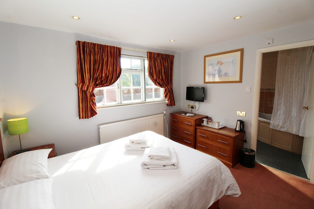 Standard, Double Bed, The Conningbrook Hotel 4/10