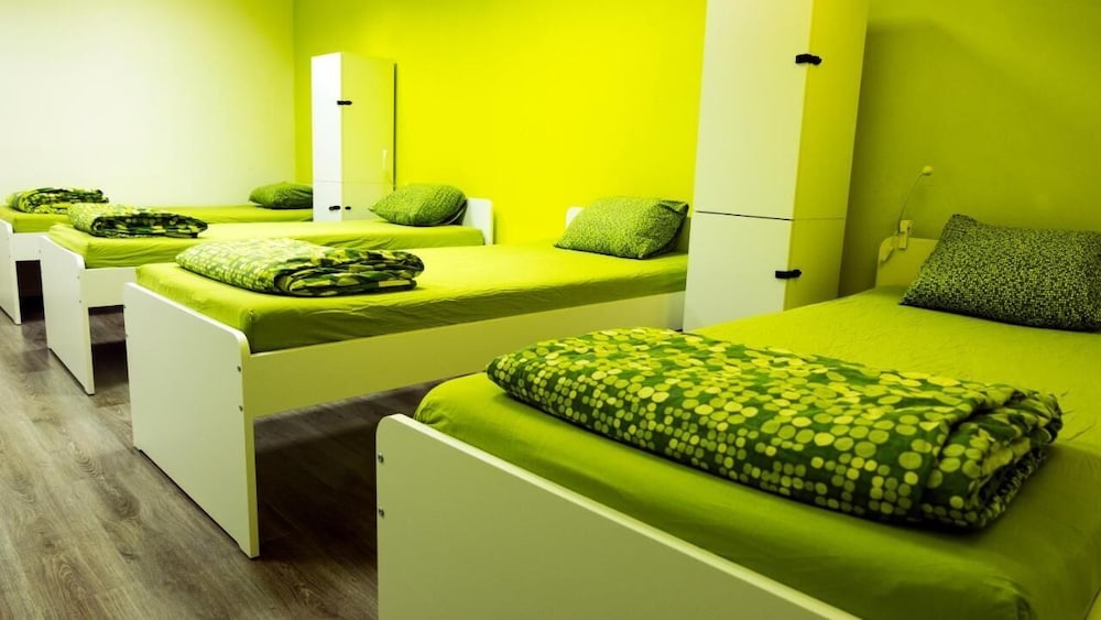 Nitra Glycerin Hostel 23/35