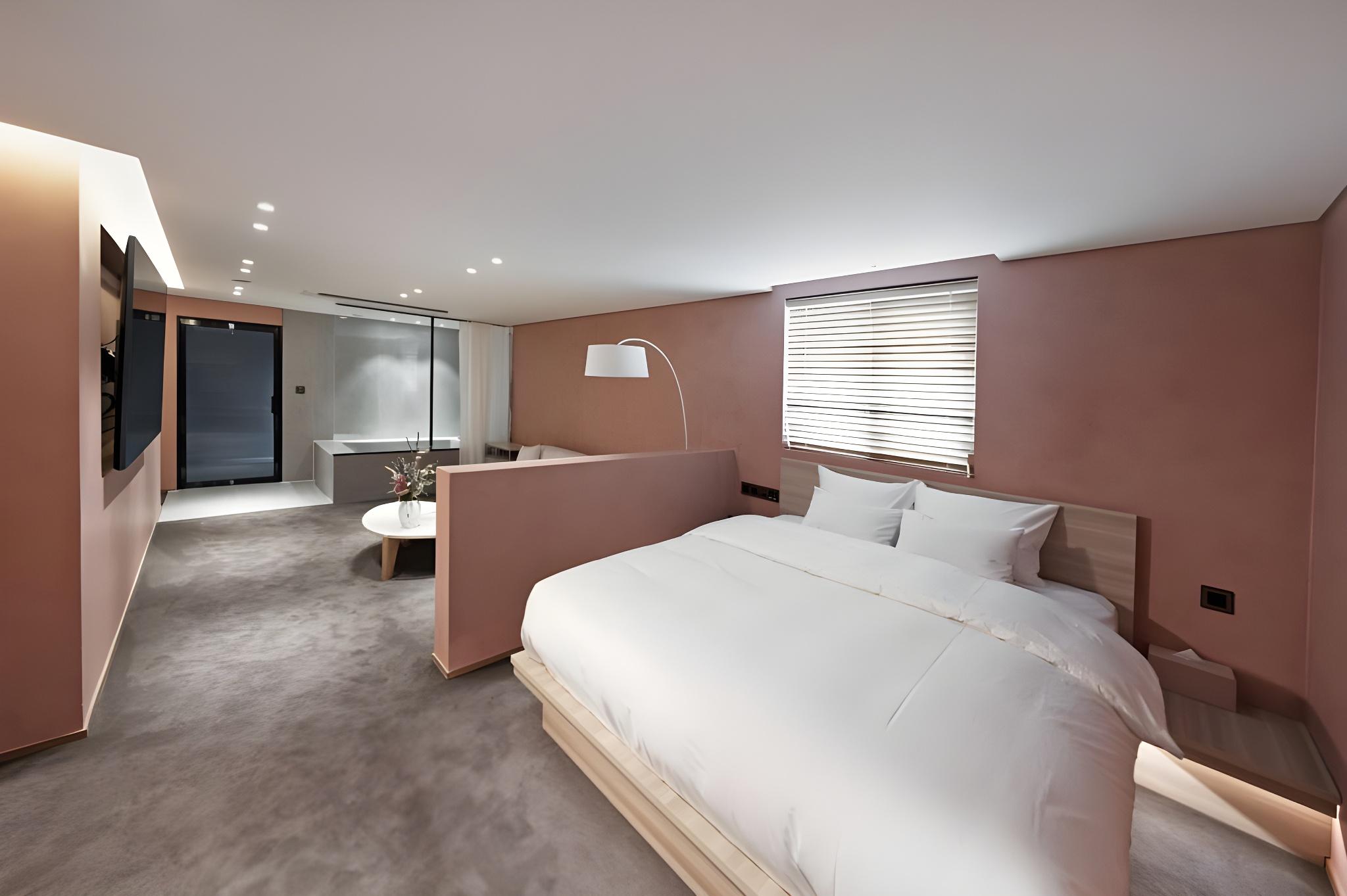 Suite, King Bed, Large