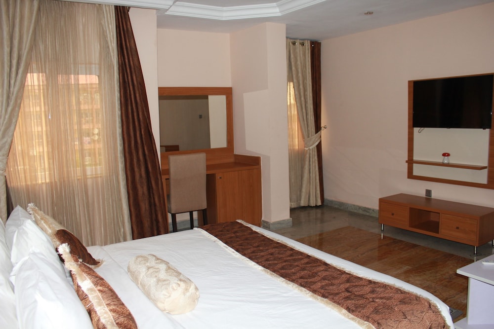 Grand Cubana Hotels 8/45