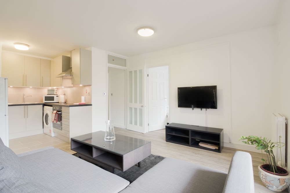Sherborne court 24/50