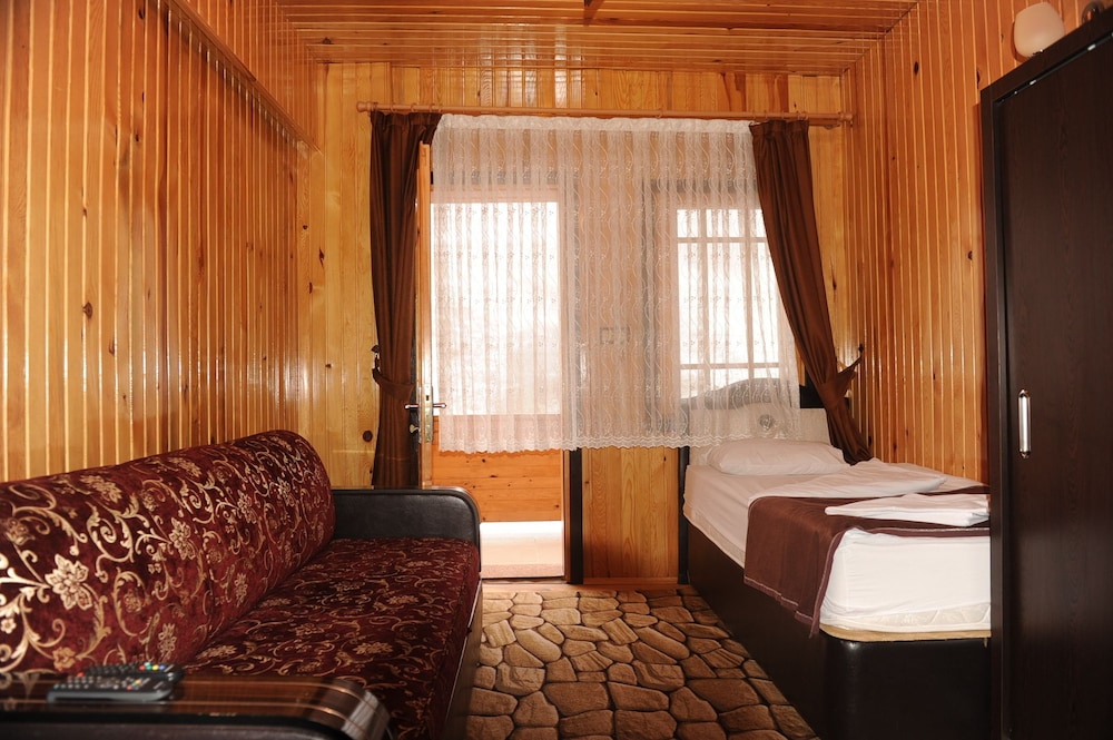 Meric Otel Uzungol 38/52