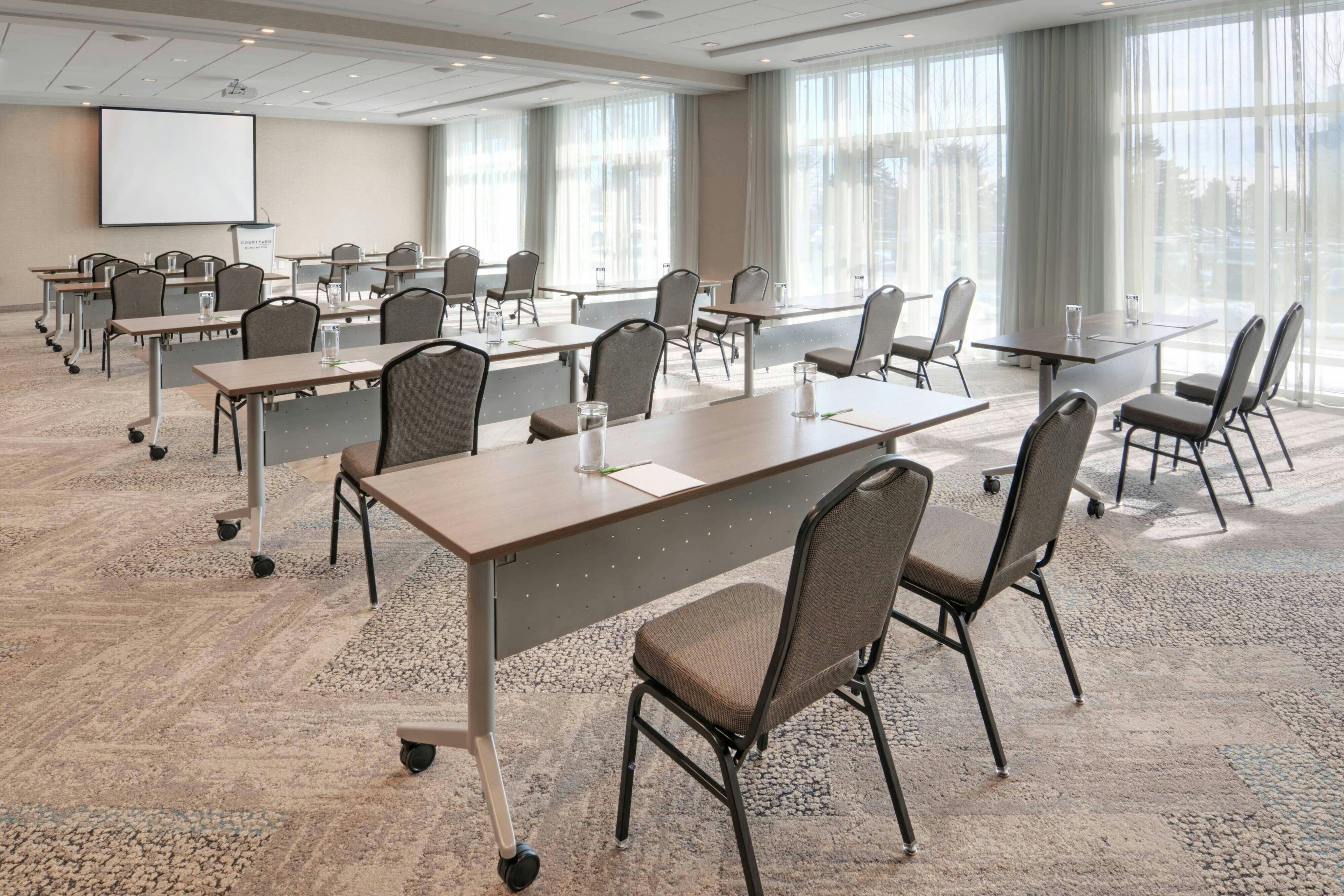 Courtyard By Marriott Burlington 41/47