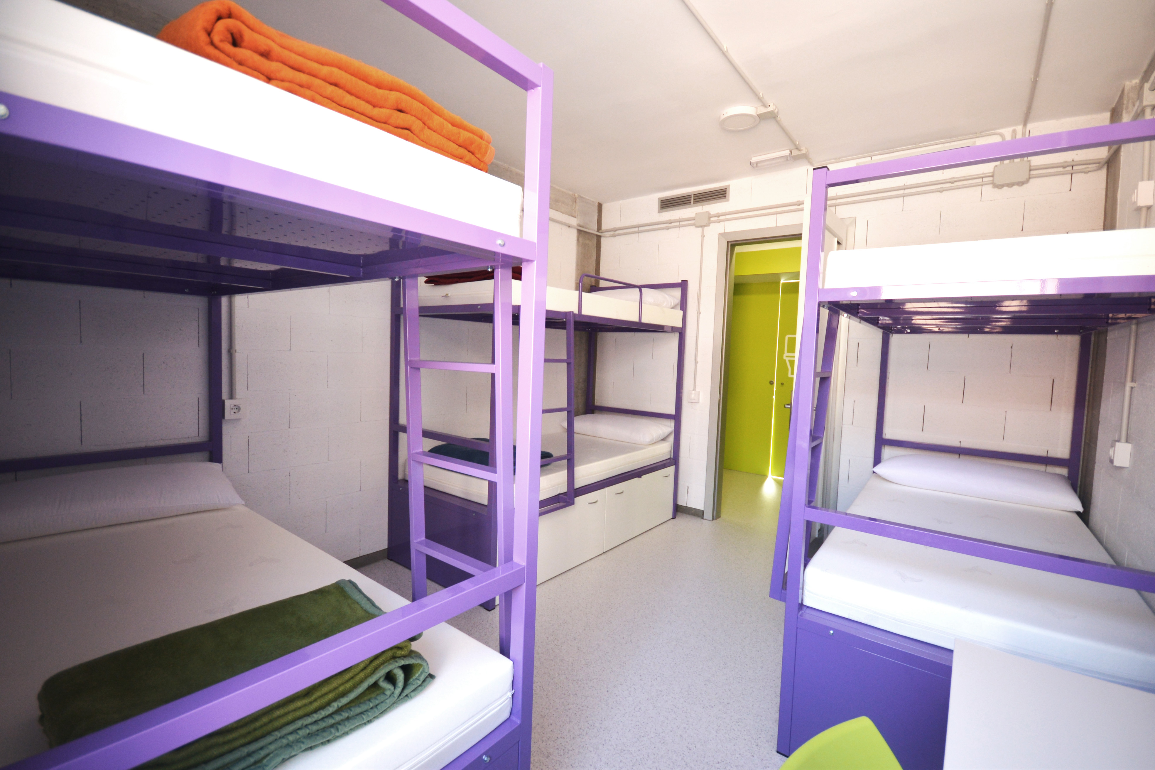 Scout Madrid Hostel 10/30