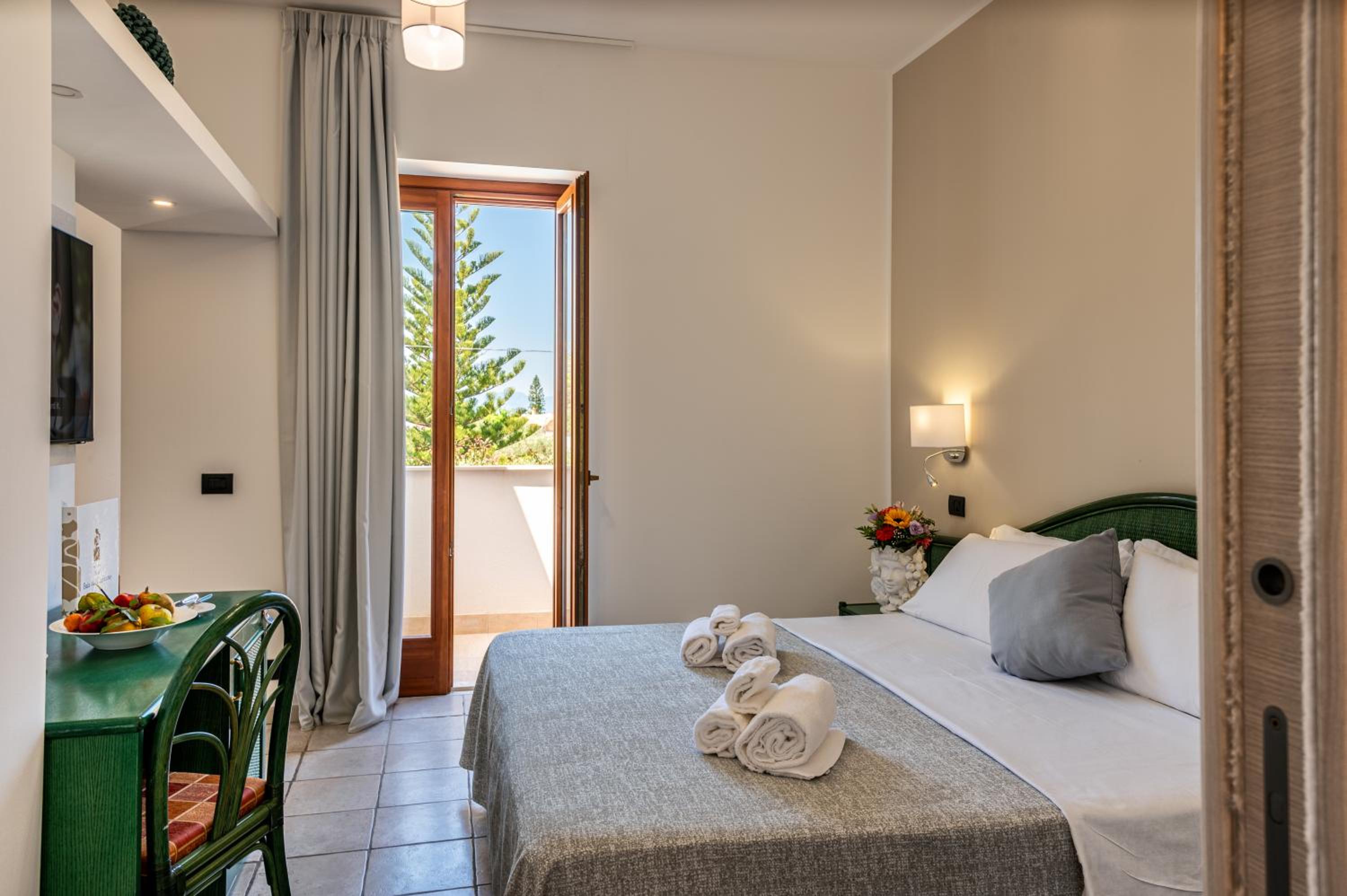 Room, Triple, Garden View