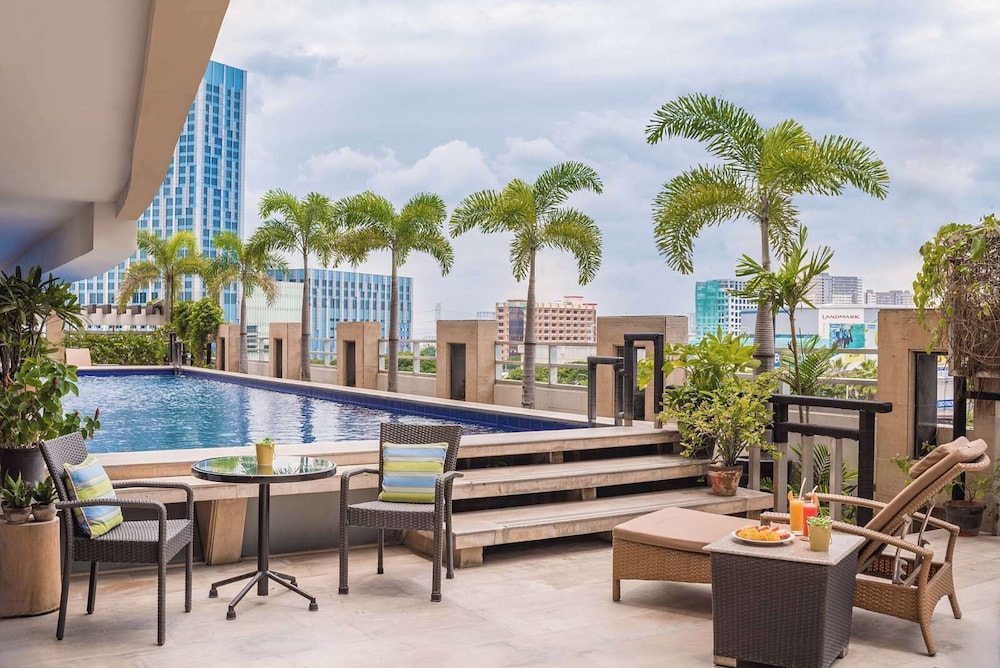 Vivere Suites 56/62