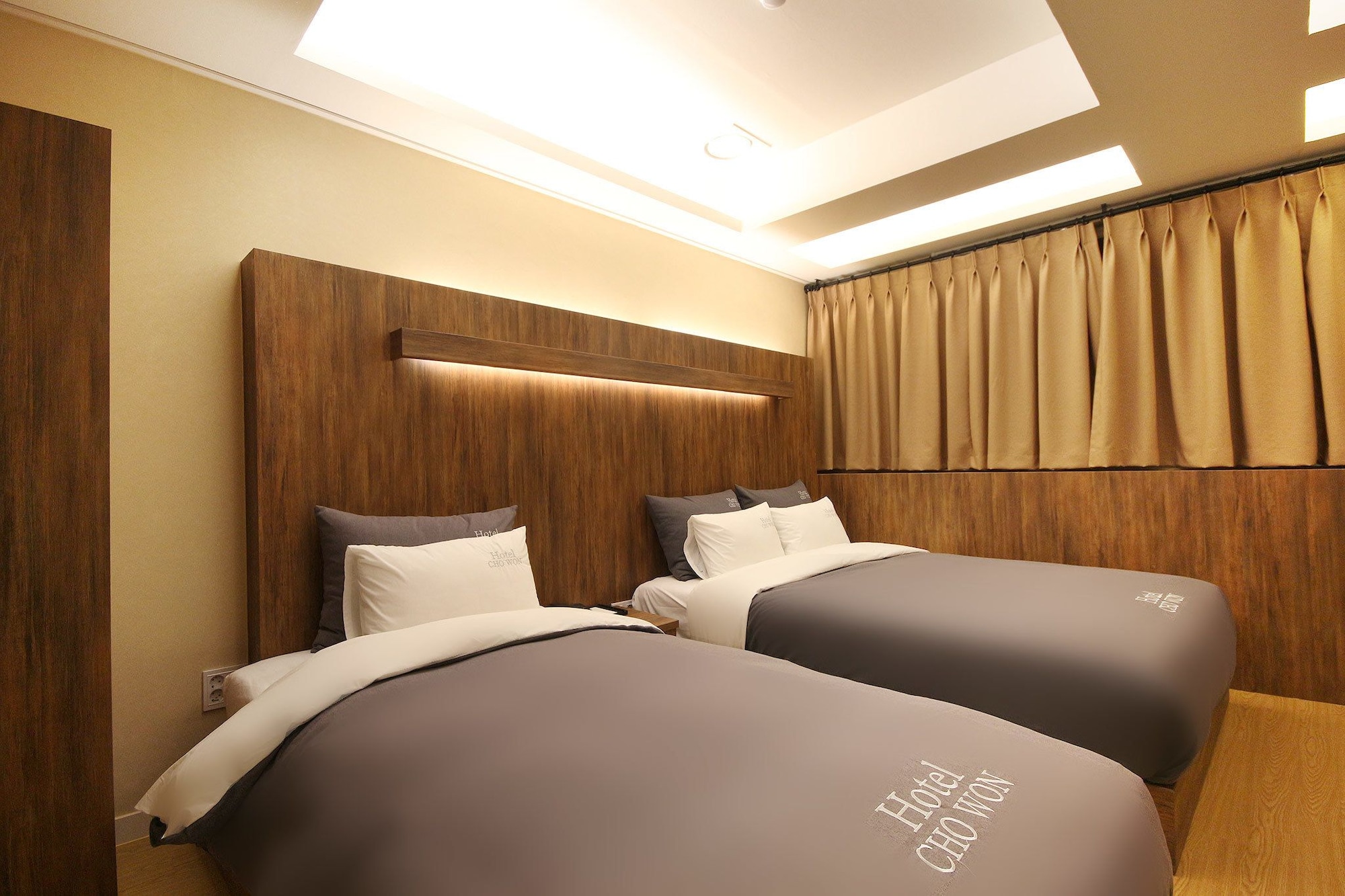 SUPERIOR, TWIN BEDS