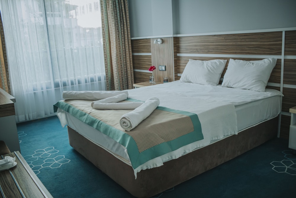 SUPERIOR, DOUBLE OR TWIN BED, GARDEN VIEW