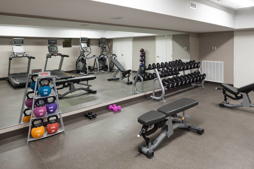Residence Inn By Marriott Kansas City Country Club Plaza 12/38