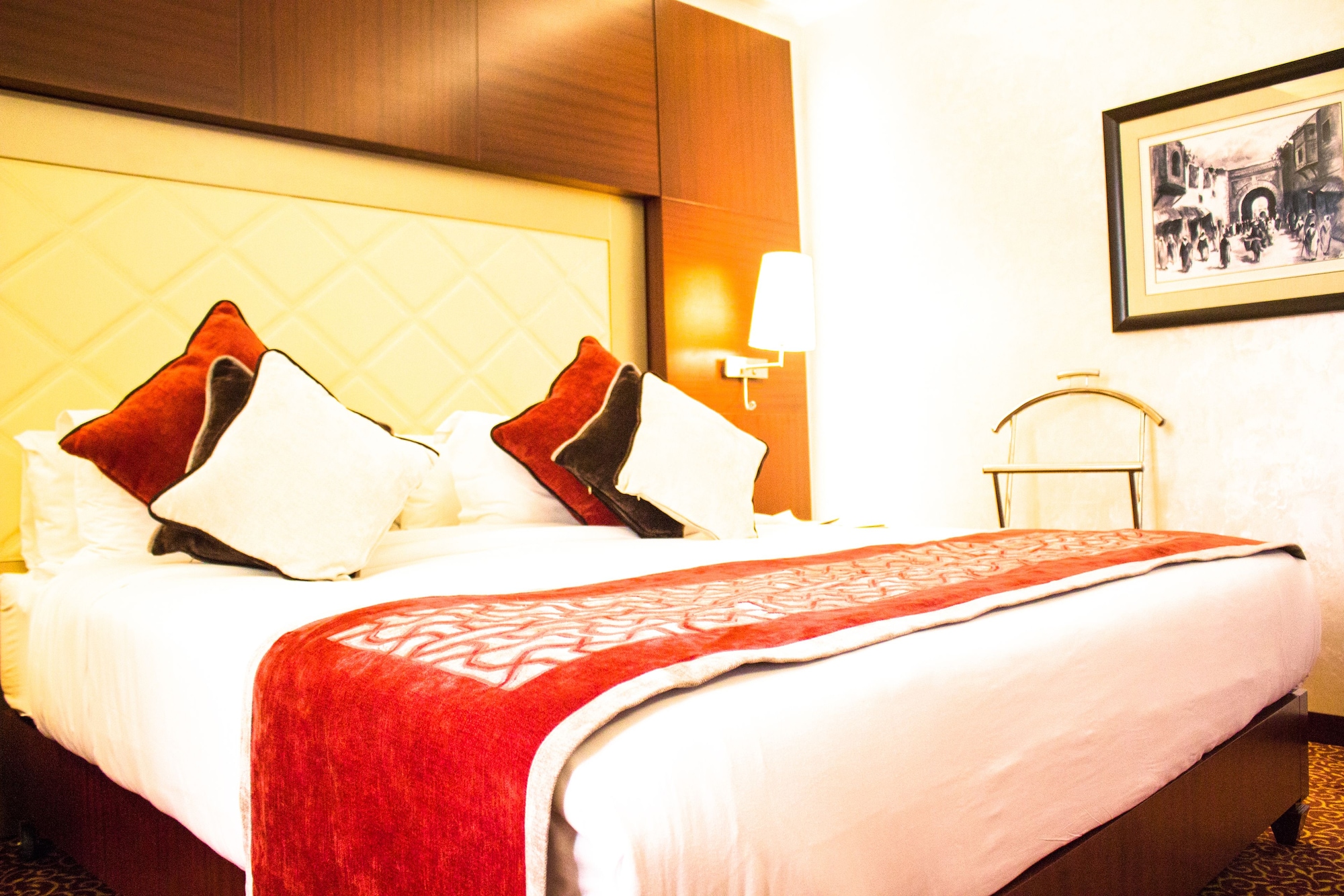 ROOM, DOUBLE OR TWIN BED, CITY VIEW