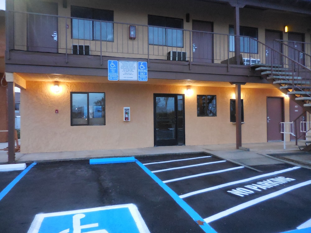 Best Economy Inn n Suites 10/67