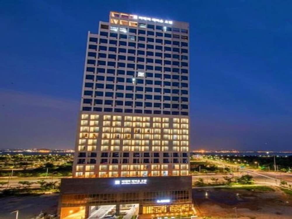 RIVIERA VERIUM HOTEL 5/40