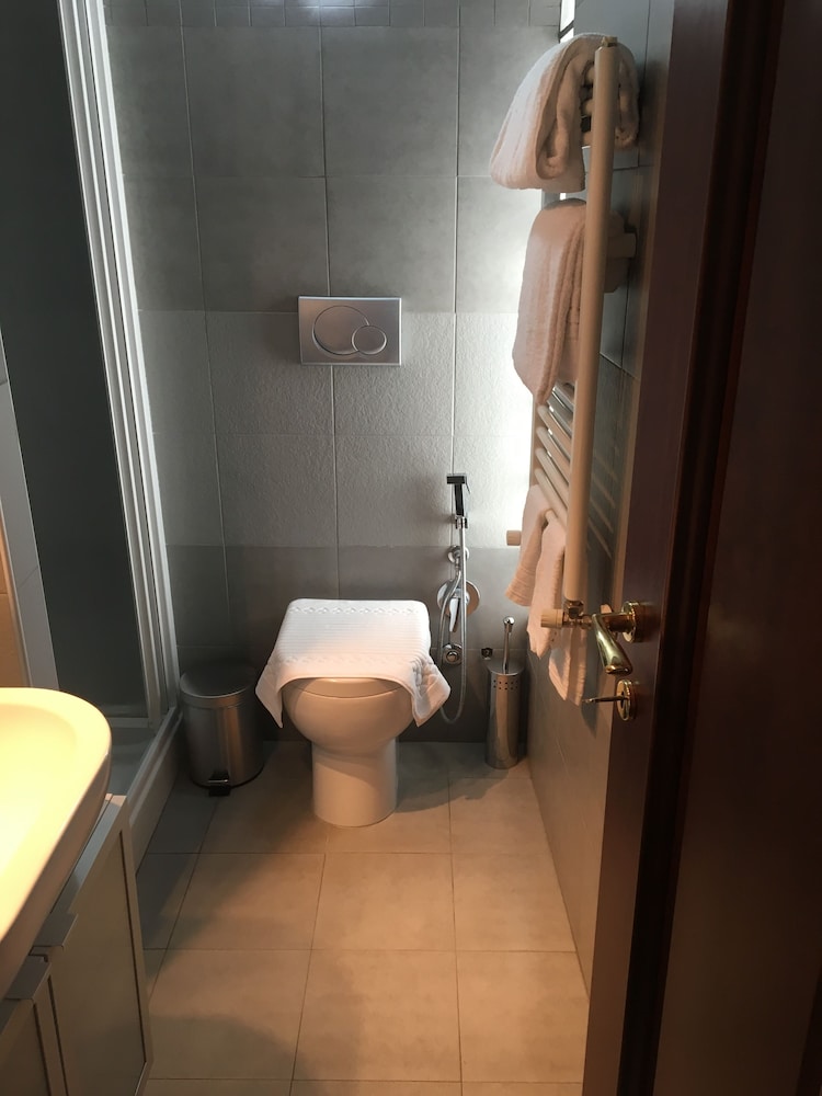 BB Il Re Alla Reginella Guest House 42/42