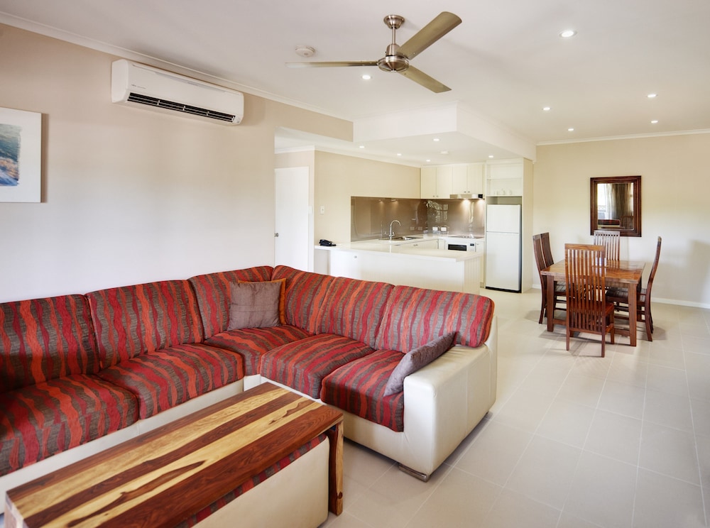 Seashells Broome 33/44