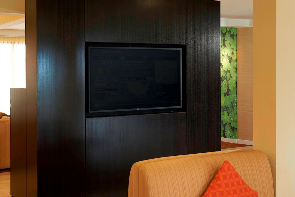 Comfort Inn and Suites Arlington Heights Wilke Rd 30/69