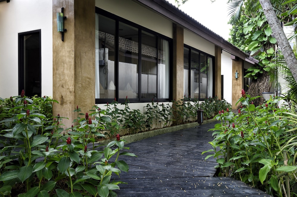 Phuket Island View Resort 73/76