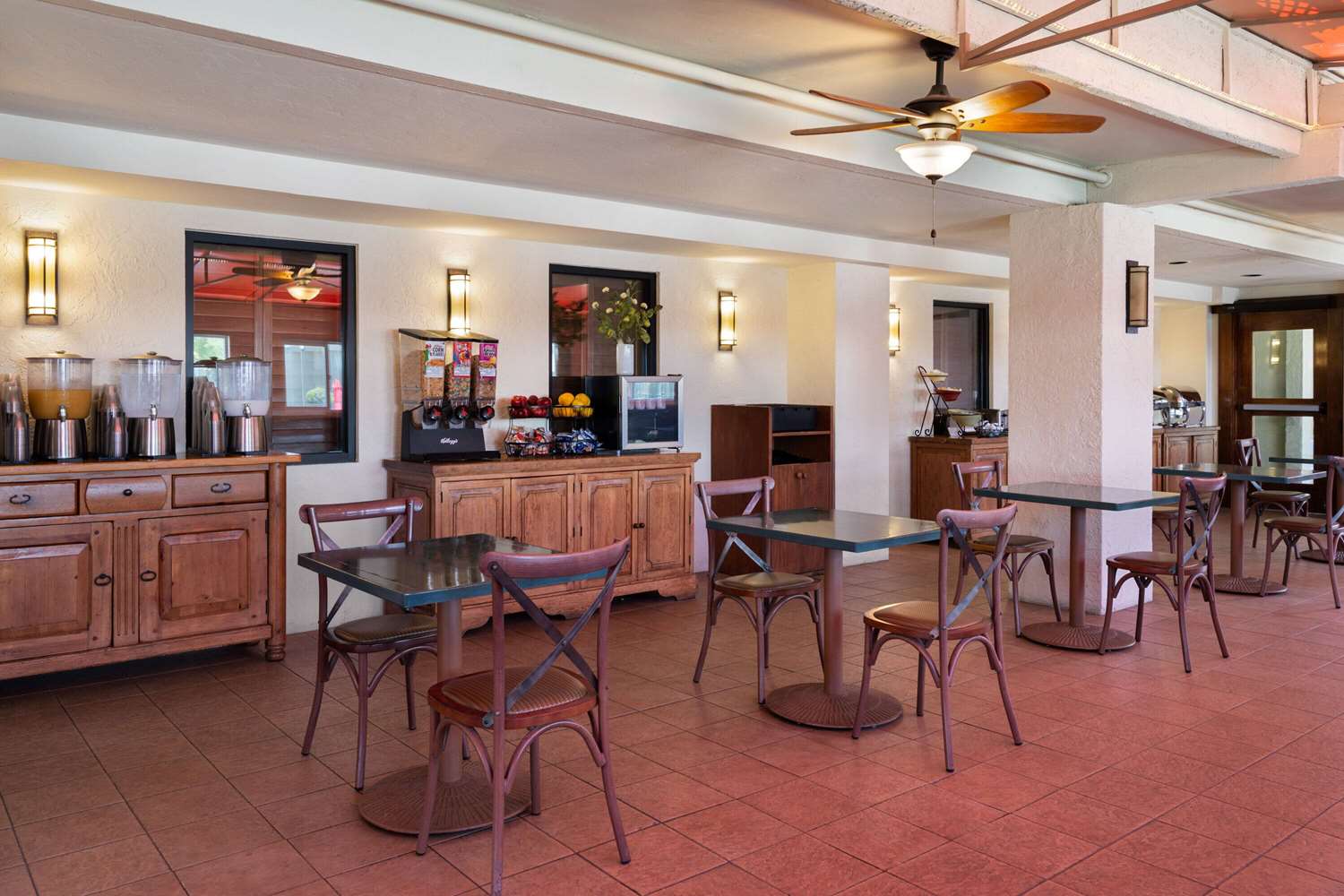 Ramada by Wyndham Tucson 35/63