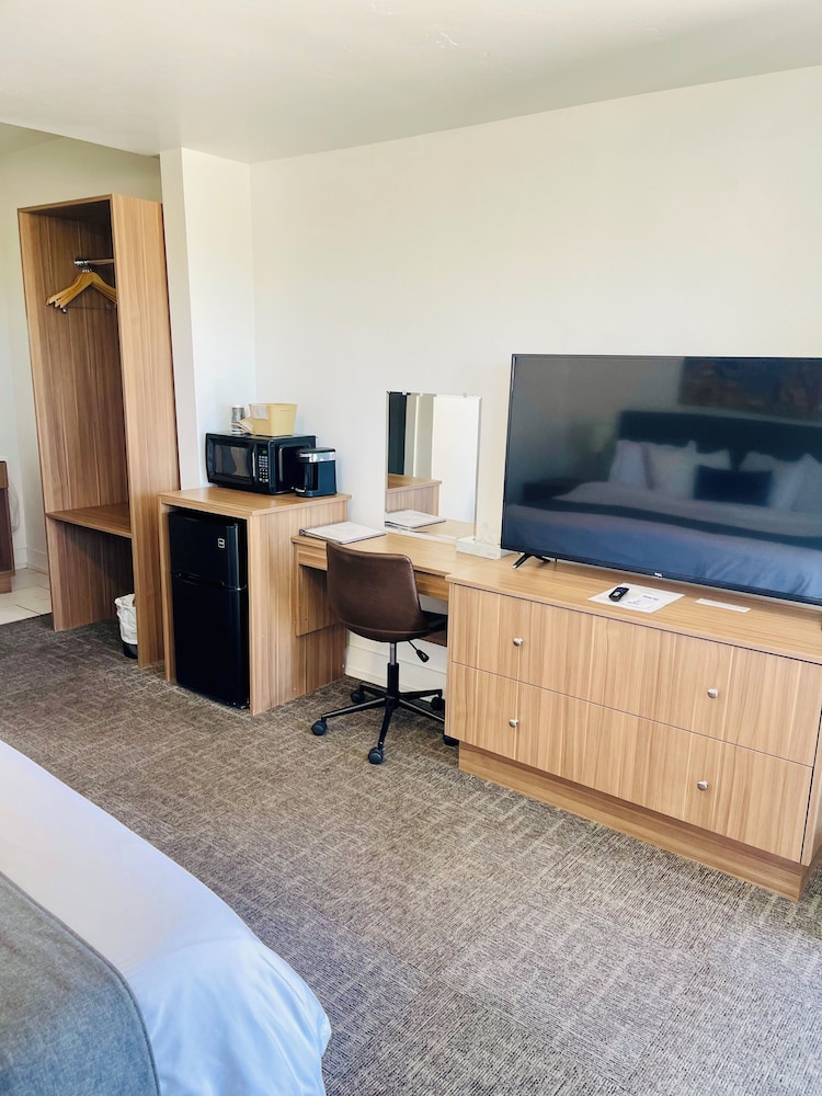 Blue Sage Inn & Suites 31/46
