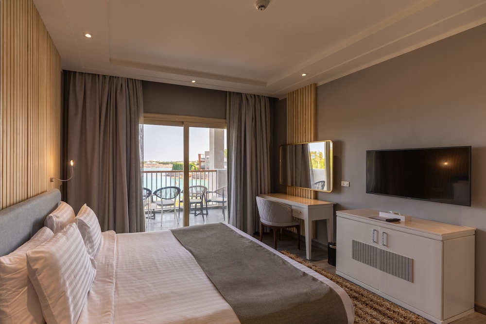SUNRISE Crystal Bay Resort Grand Select 8/50