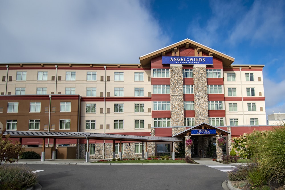 Angel of the Winds Casino Hotel 2/39