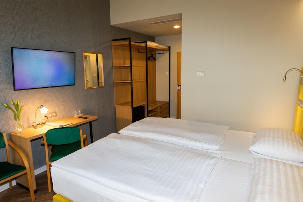Pilvax Hotel Budapest 12/75