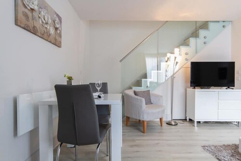 Citystay-Midsummer Mews 18/23