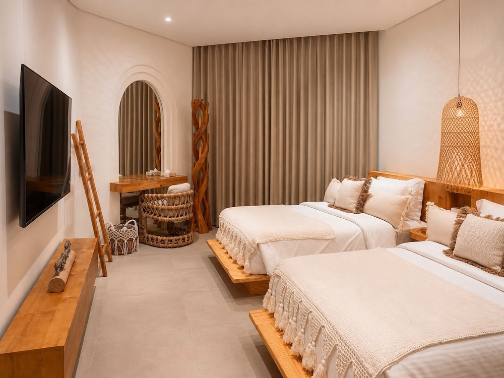 Boho, Chic, Suite, Twin Beds, Garden View