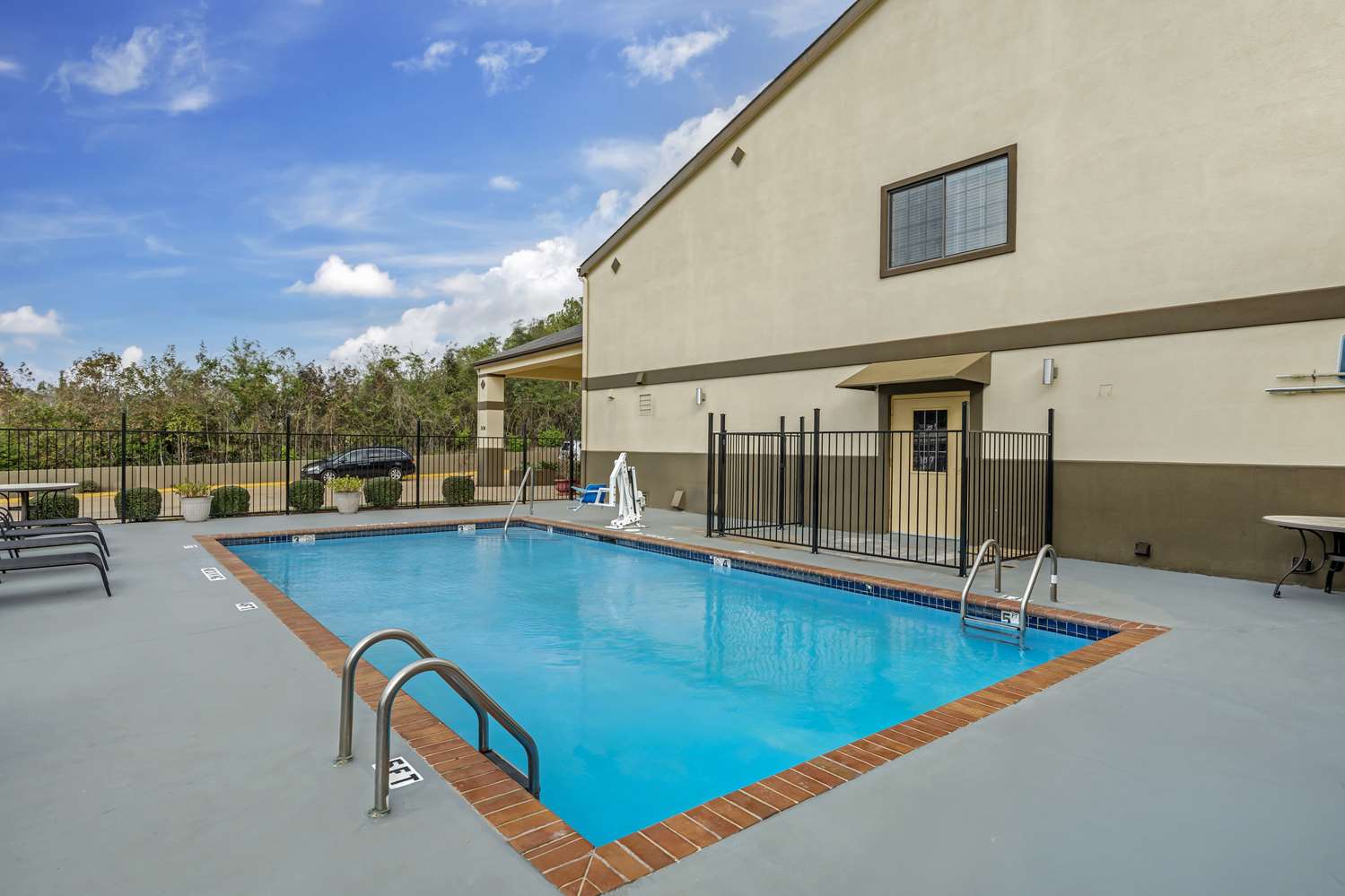 Best Western Pineywoods Inn 10/10