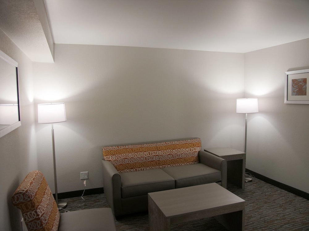 Wingate by Wyndham Louisville Fair and Expo 36/60