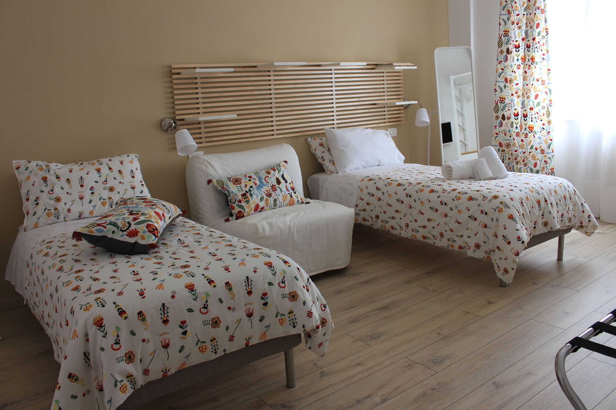 STANDARD, TWIN BEDS, VALLEY VIEW, EXTERNAL BATHROOM