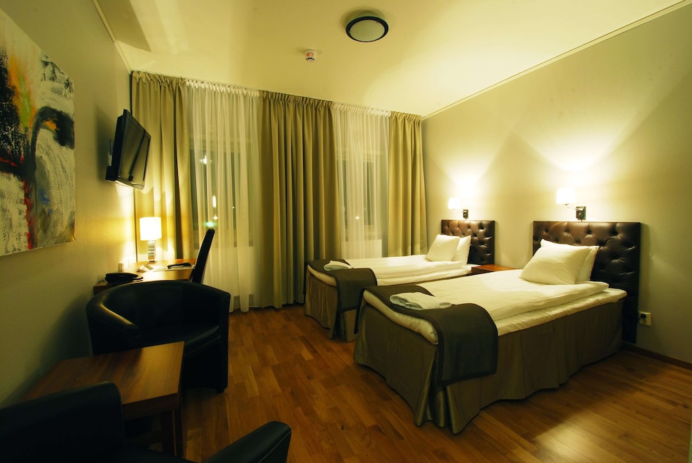 Plus, Standard, Twin Beds
