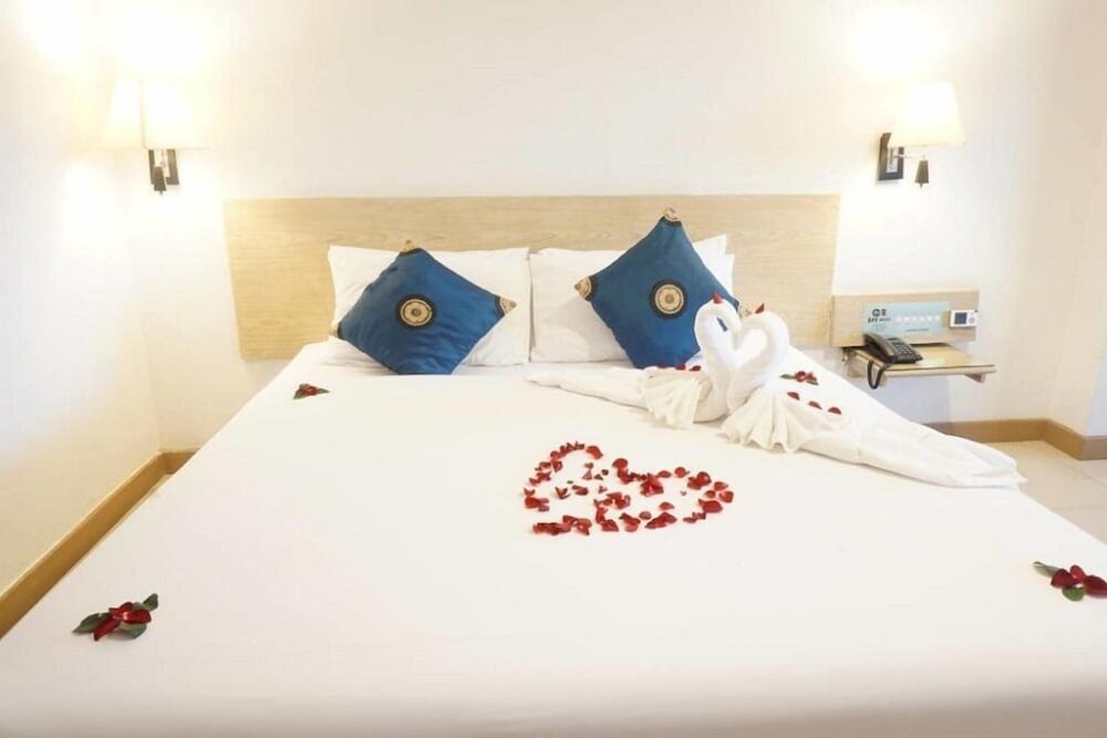 Bay Hotel Srinakarin 22/55