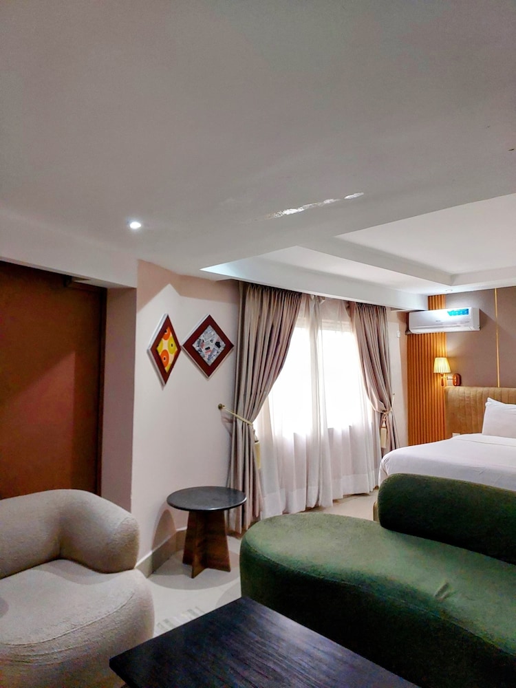 GOLDEN TULIP PORT HARCOURT 32/81