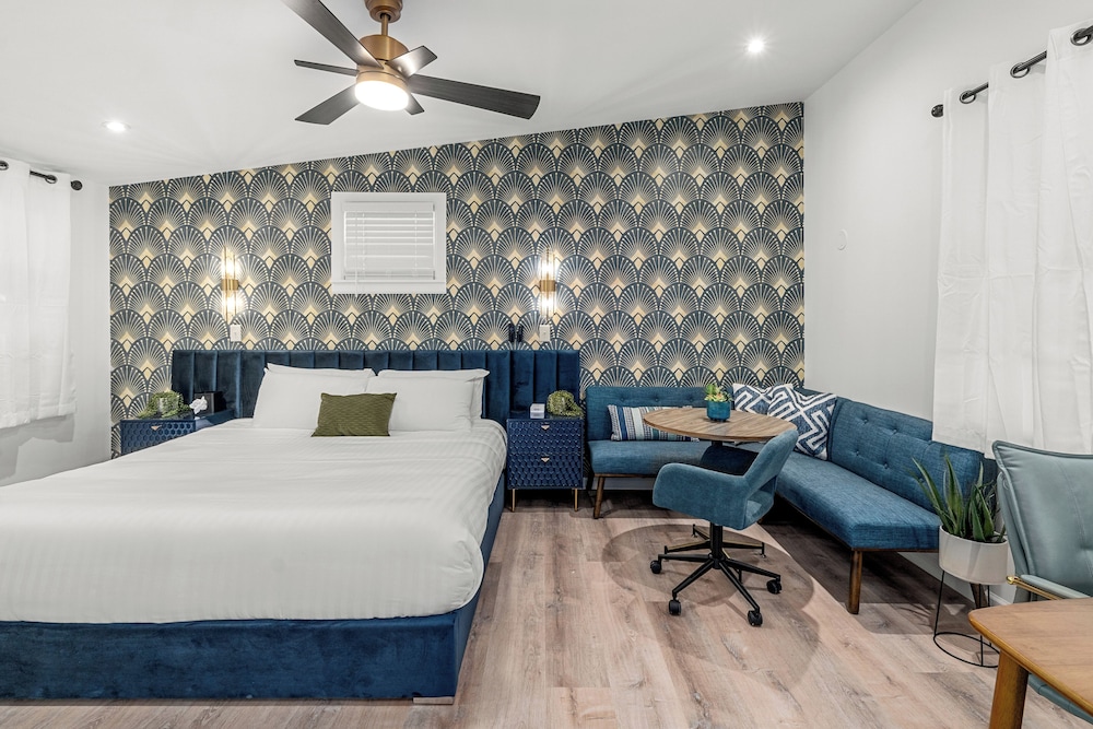 Superior, Studio, Suite, King Bed