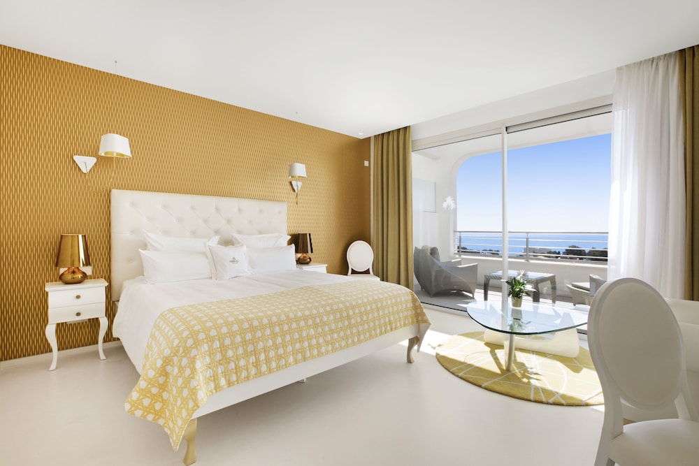 penthouse suite