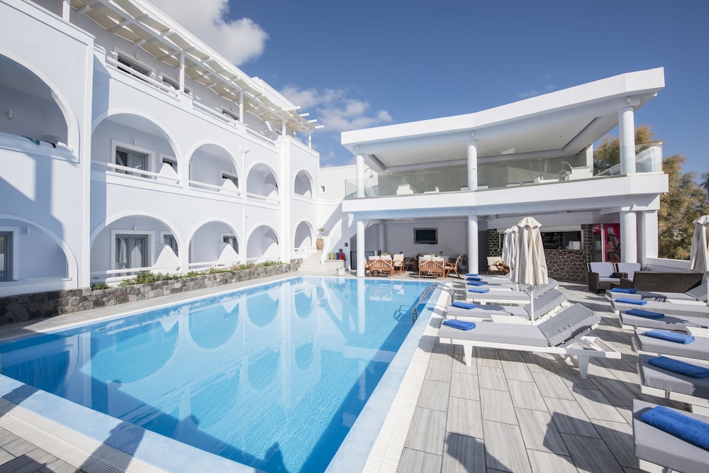 Blue Waves Hotel 66/70