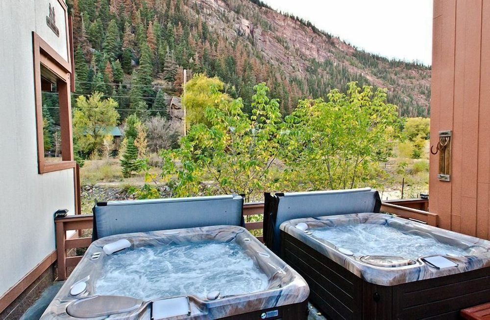 Hot Springs Inn 23/50