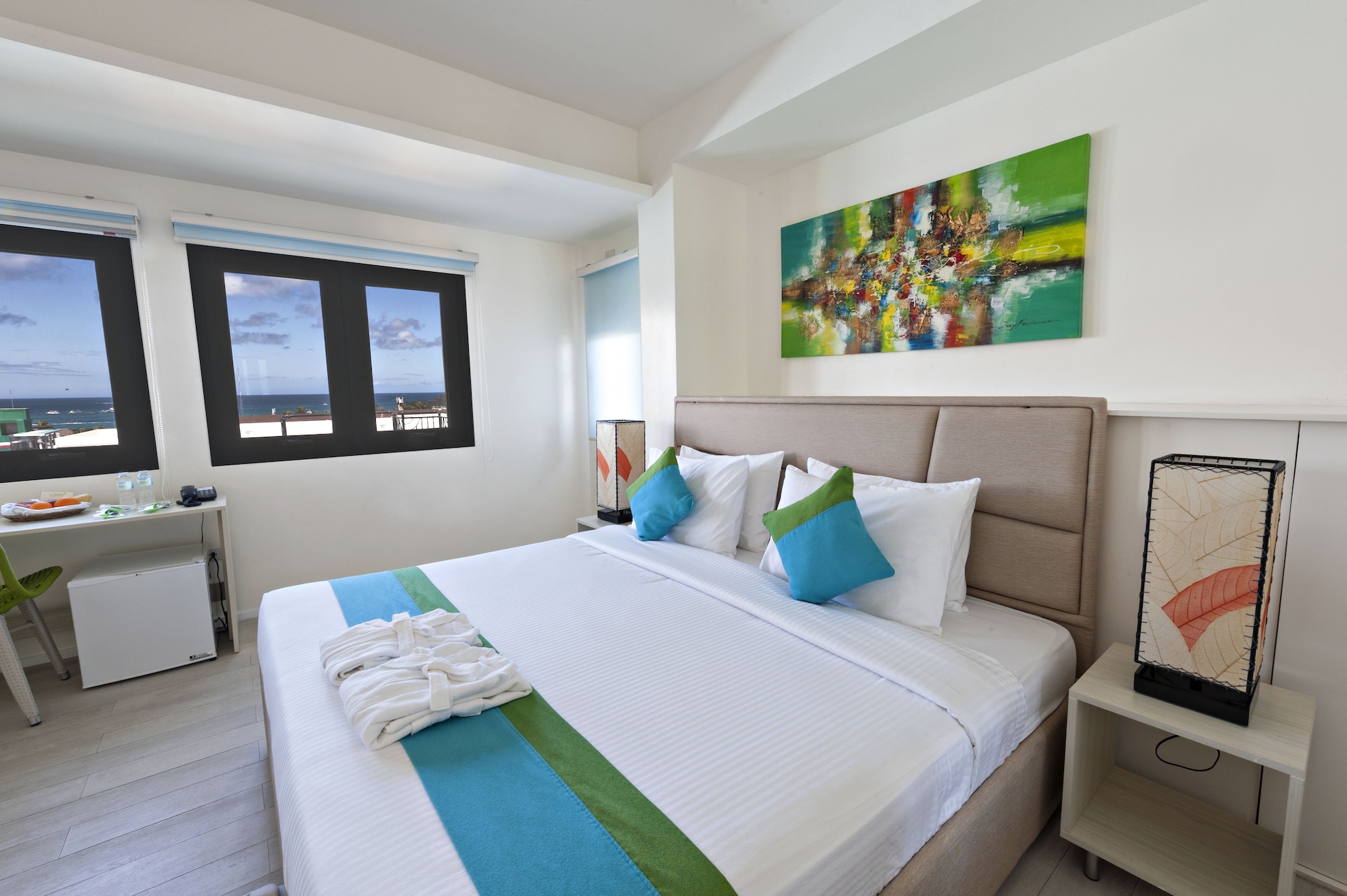 PREMIER, KING BED