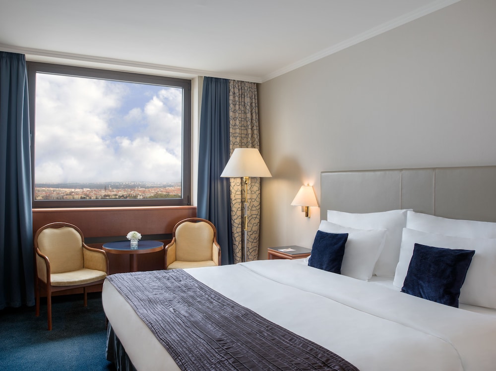 PREMIUM, KING BED, PANORAMIC VIEW