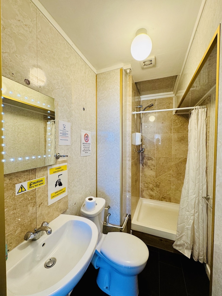 Carlton Court Hotel Eastbourne 45/49