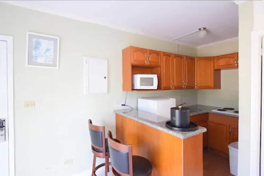 Coral Harbour Beach House And Villas 3/50