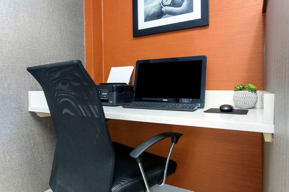 Gallus Stadium Park Inn, an Ascend Collection Hotel 29/33