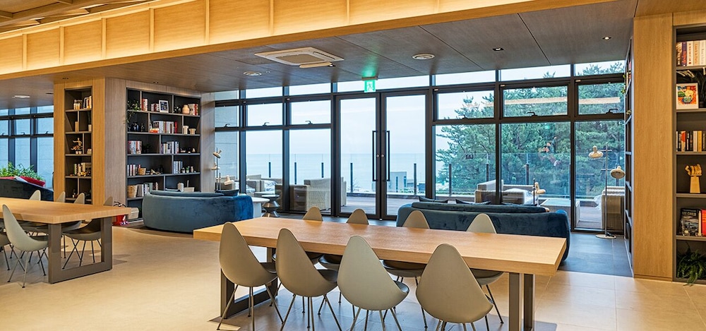 Sokcho I Park Suite Hotel and Resort 33/46
