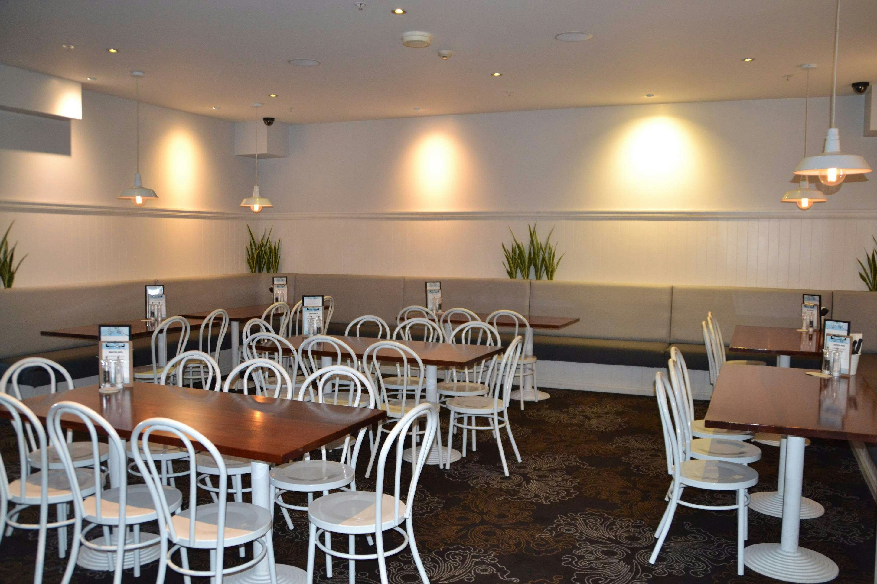 Coniston Hotel Wollongong 22/25