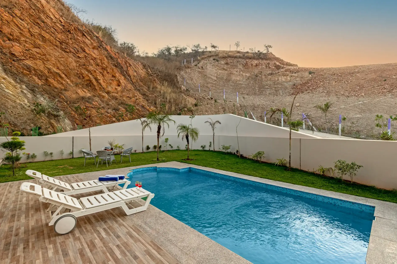 ELIVAAS Luxe 3 BHK with Swimming Pool Shourya Eden 12/21