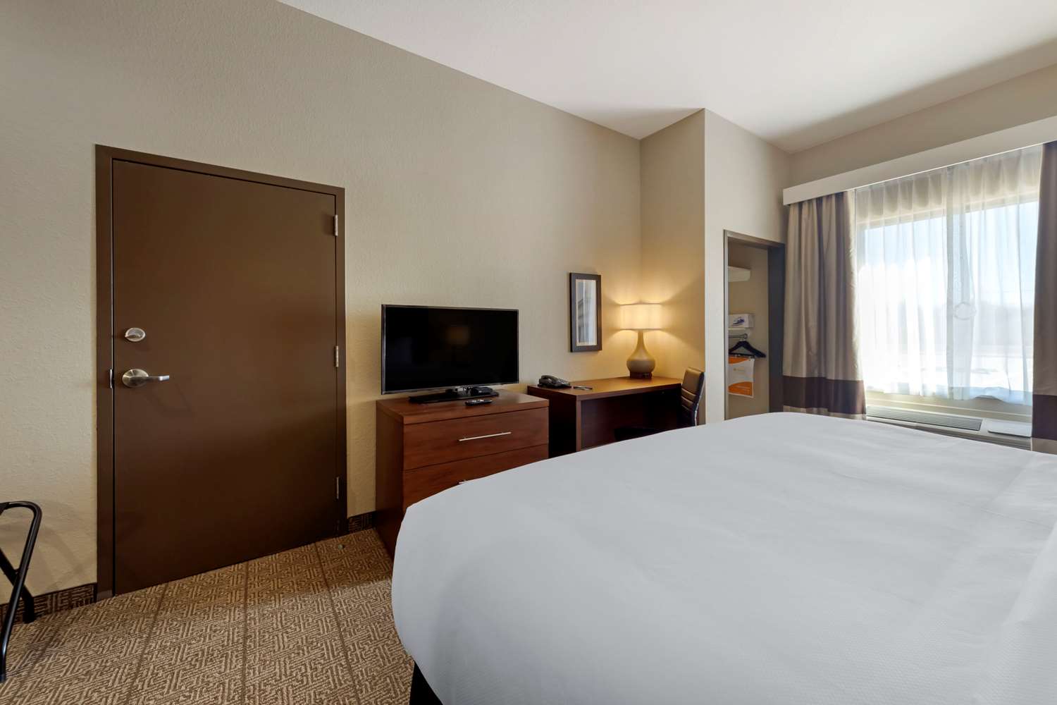 Comfort Inn and Suites Harrah 6/23